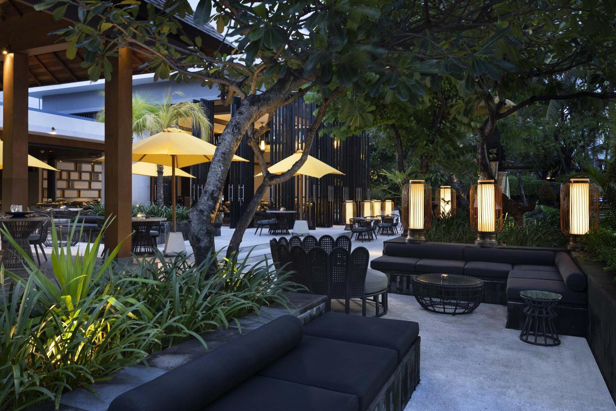 The Anvaya Beach Resort Bali Kuta  Exterior photo The hotel's courtyard